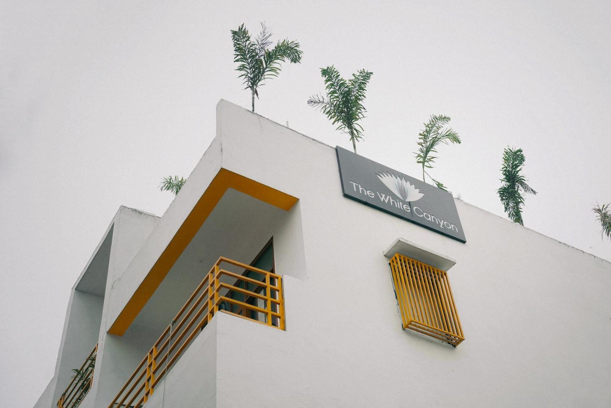 The White Canyon Hotel Varanasi Exterior photo