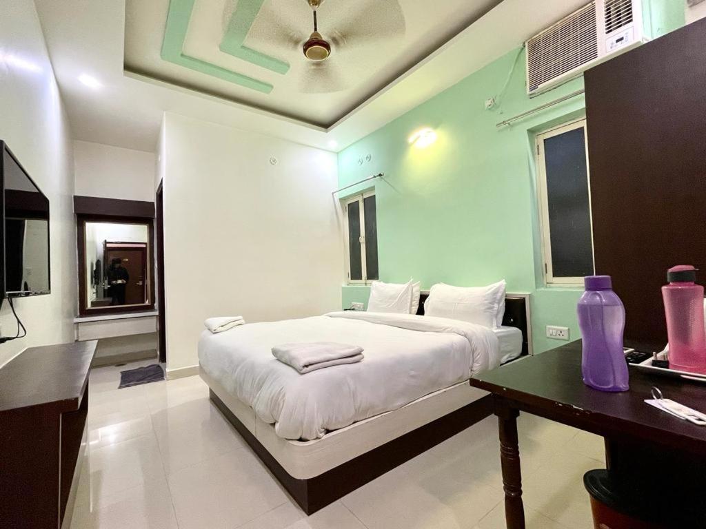 The White Canyon Hotel Varanasi Exterior photo